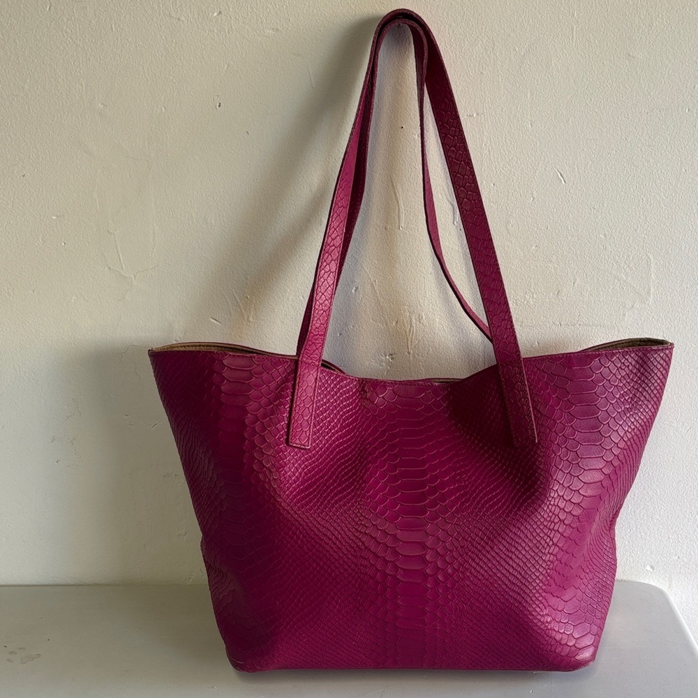 GiGi New York Fuchsia Textured Tote